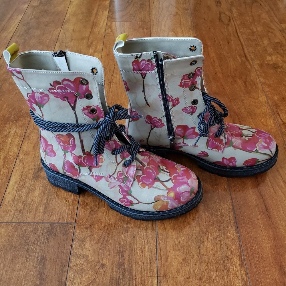 Goby Floral Boots size 39/8.5 womens